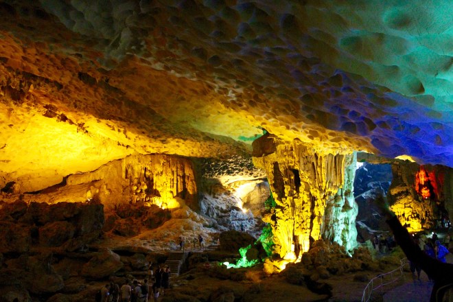 Hang Sung Sot Main Cave